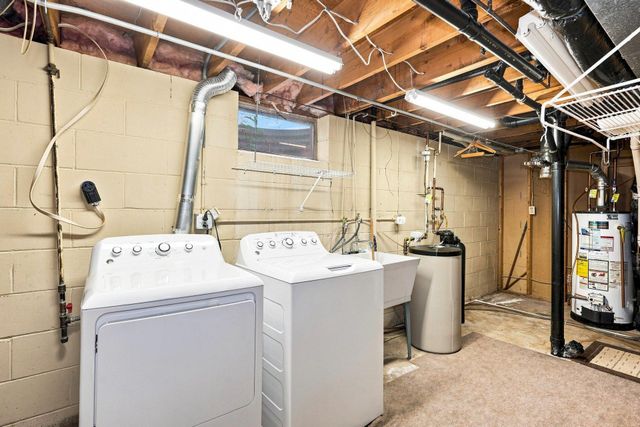 7158 Upper 139th Street W, Apple Valley, MN 55124