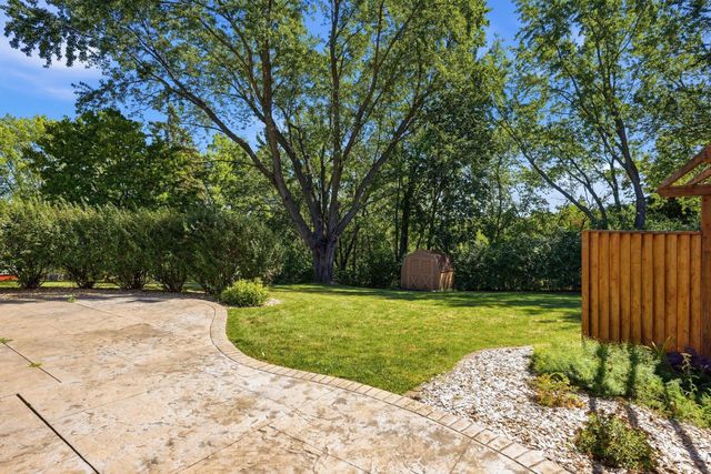 7158 Upper 139th Street W, Apple Valley, MN 55124