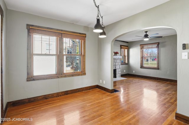 1820 GREEN BERRY ROAD, Jefferson City, MO 65101