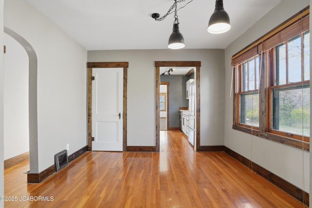 1820 GREEN BERRY ROAD, Jefferson City, MO 65101