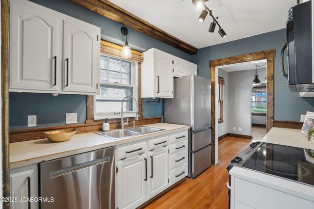 1820 GREEN BERRY ROAD, Jefferson City, MO 65101