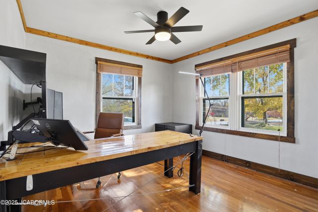 1820 GREEN BERRY ROAD, Jefferson City, MO 65101