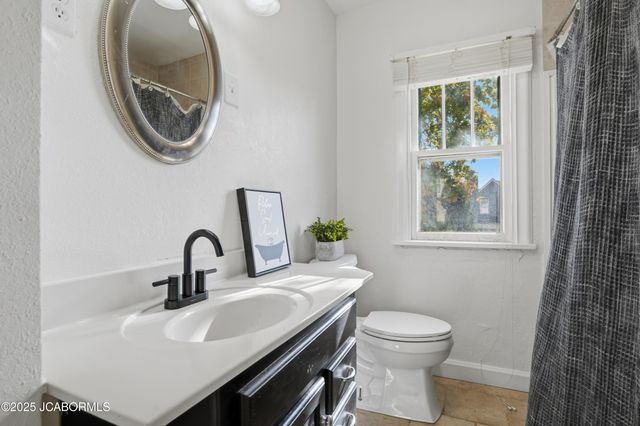 1820 GREEN BERRY ROAD, Jefferson City, MO 65101