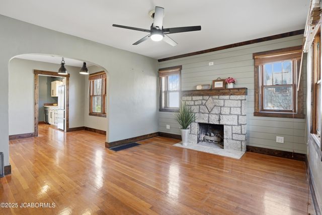 1820 GREEN BERRY ROAD, Jefferson City, MO 65101