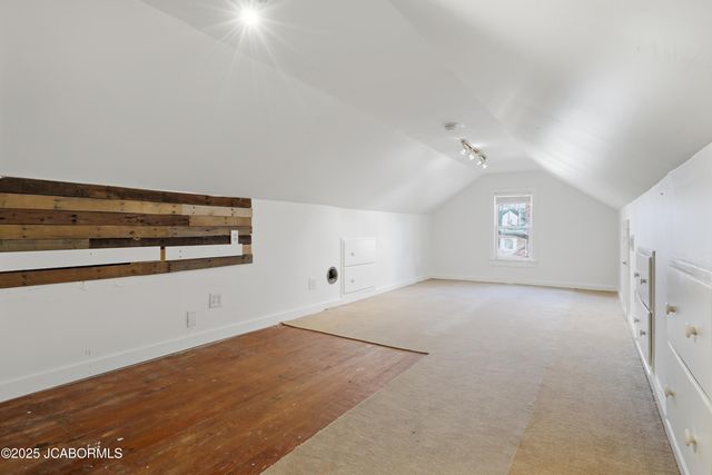 1820 GREEN BERRY ROAD, Jefferson City, MO 65101