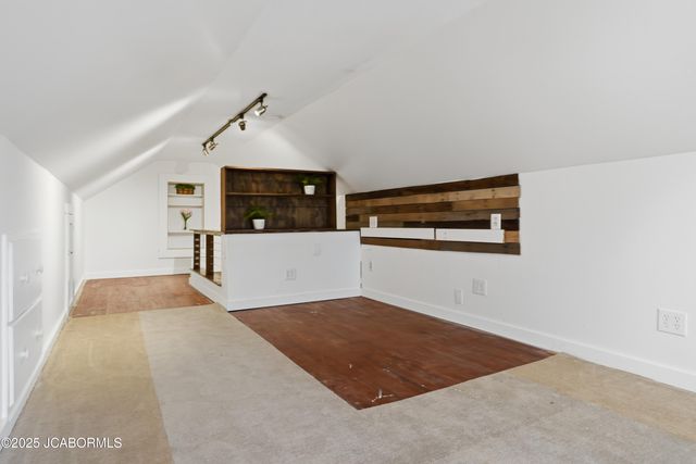 1820 GREEN BERRY ROAD, Jefferson City, MO 65101