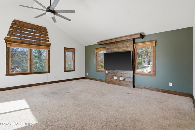 1820 GREEN BERRY ROAD, Jefferson City, MO 65101