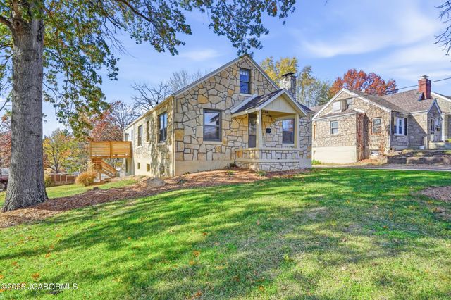 1820 GREEN BERRY ROAD, Jefferson City, MO 65101