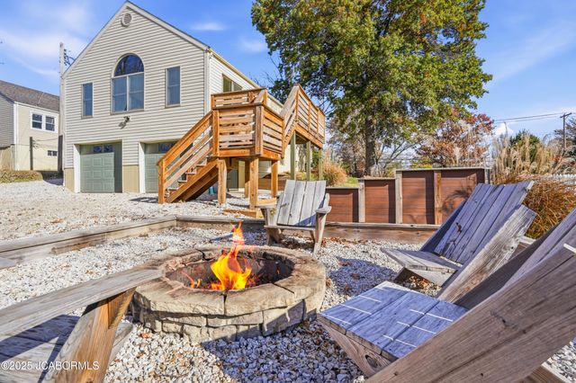 1820 GREEN BERRY ROAD, Jefferson City, MO 65101