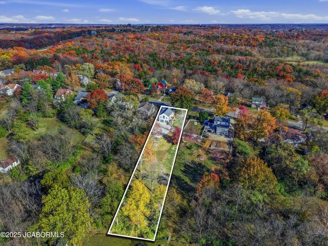 1820 GREEN BERRY ROAD, Jefferson City, MO 65101