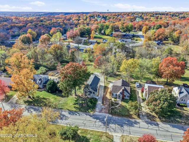 1820 GREEN BERRY ROAD, Jefferson City, MO 65101