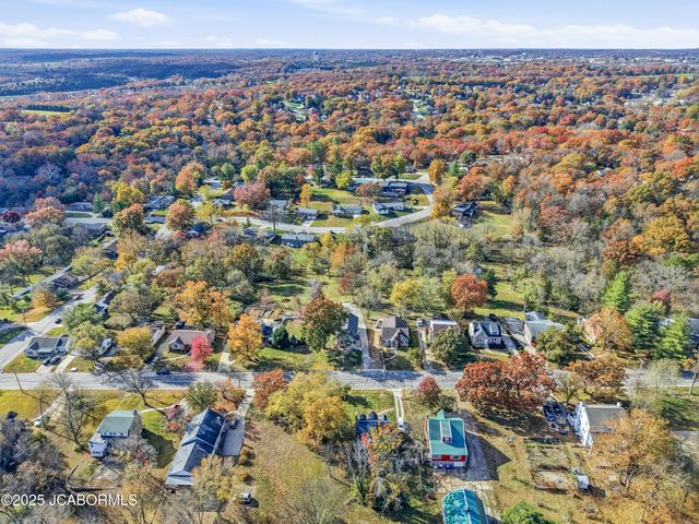 1820 GREEN BERRY ROAD, Jefferson City, MO 65101