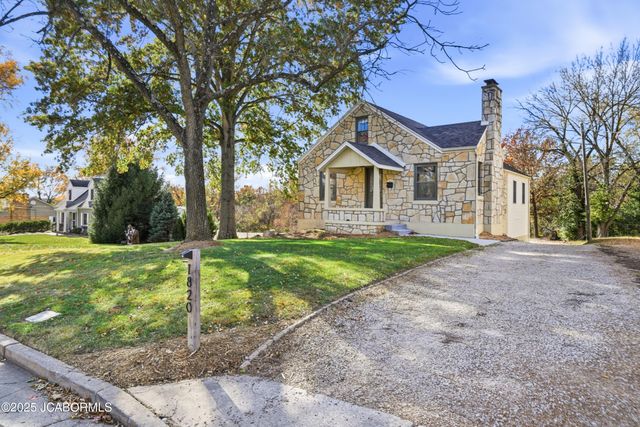 1820 GREEN BERRY ROAD, Jefferson City, MO 65101