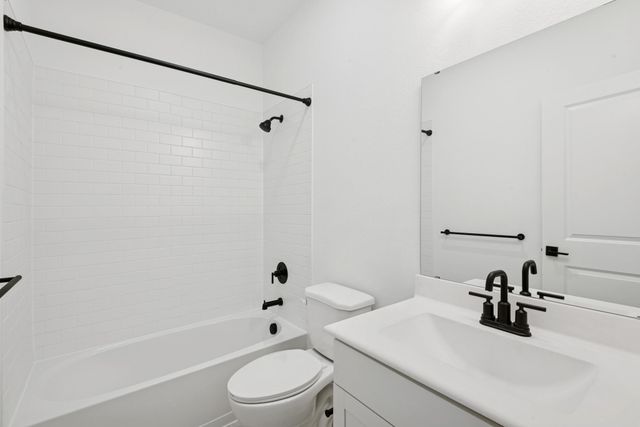 243 Ice Shore Trail, Dayton, TX 77535