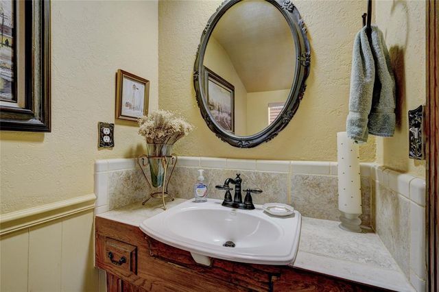 2017 NW 56th Terrace, Oklahoma City, OK 73118