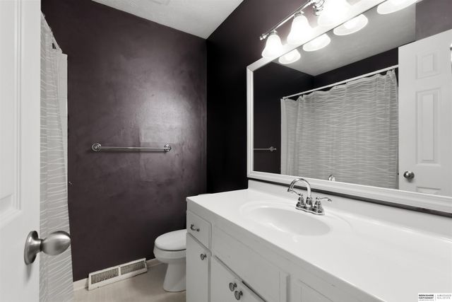 2918 S 157 Circle, Omaha, NE 68130