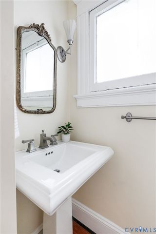 3109 W Franklin St, Richmond, VA 23221