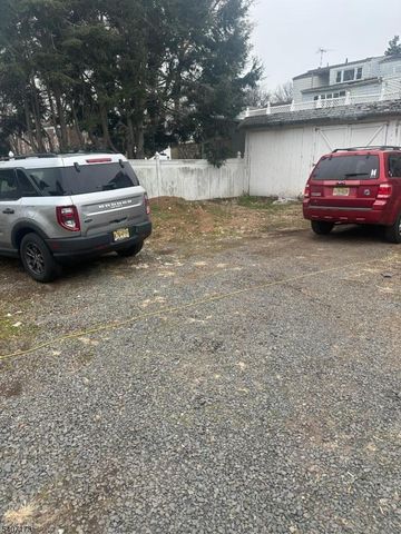 25 New St, Belleville Twp., NJ 07109