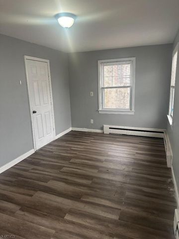 25 New St, Belleville Twp., NJ 07109