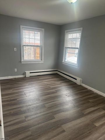 25 New St, Belleville Twp., NJ 07109