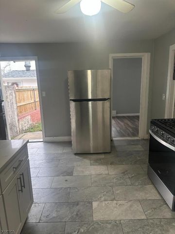 25 New St, Belleville Twp., NJ 07109