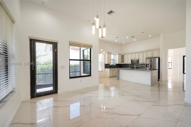 8513 NW 41st St -, Cooper City, FL 33024