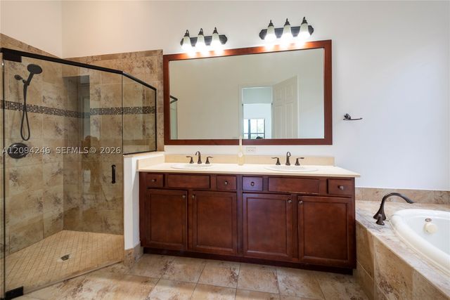 8513 NW 41st St -, Cooper City, FL 33024