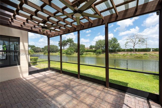 8513 NW 41st St -, Cooper City, FL 33024