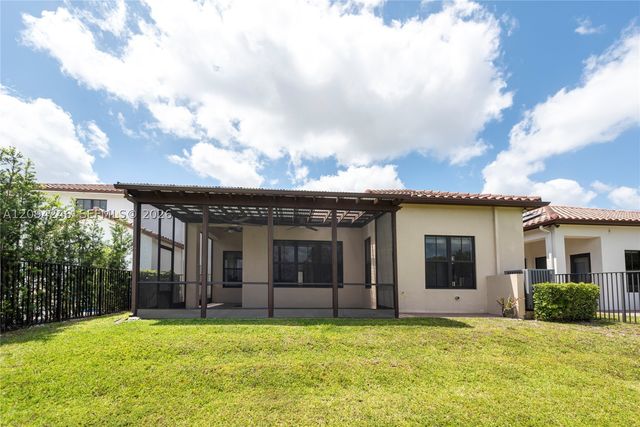 8513 NW 41st St -, Cooper City, FL 33024