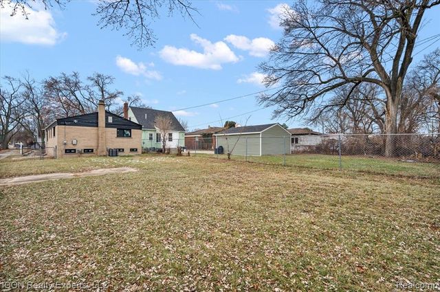 8104 Cloverdale Avenue, Ferndale, MI 48220