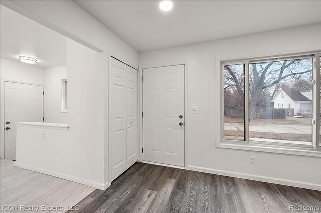 8104 Cloverdale Avenue, Ferndale, MI 48220