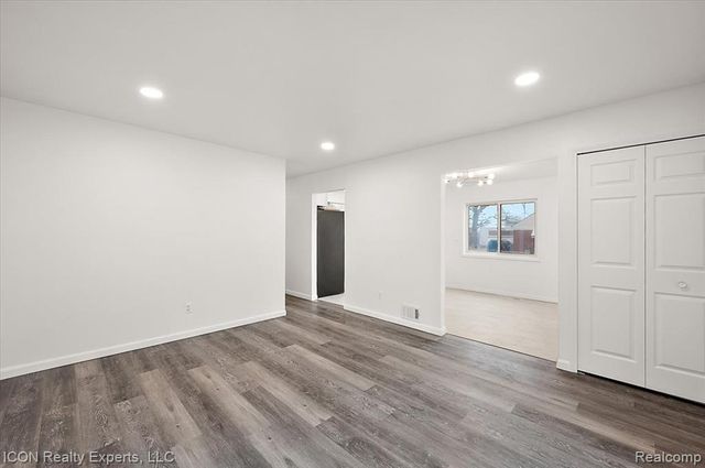 8104 Cloverdale Avenue, Ferndale, MI 48220