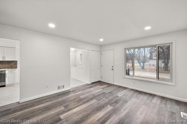 8104 Cloverdale Avenue, Ferndale, MI 48220