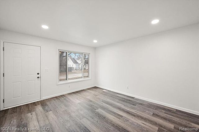 8104 Cloverdale Avenue, Ferndale, MI 48220