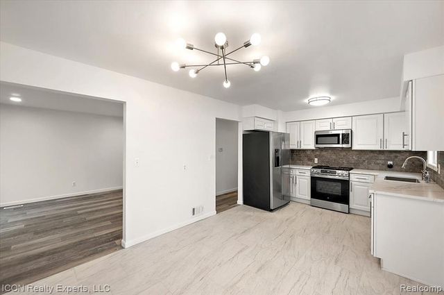 8104 Cloverdale Avenue, Ferndale, MI 48220