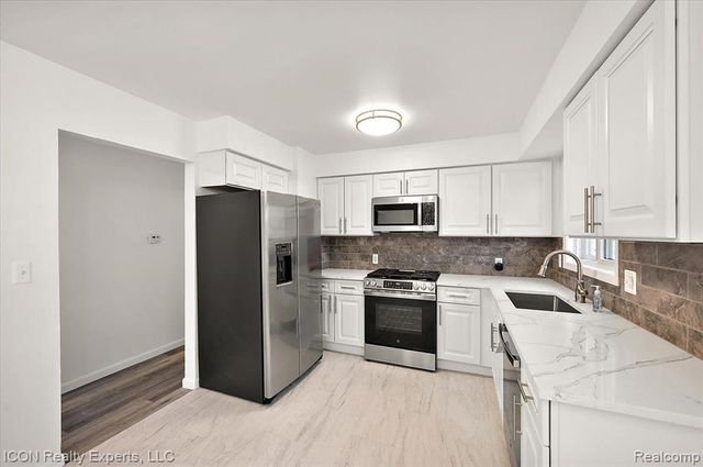 8104 Cloverdale Avenue, Ferndale, MI 48220