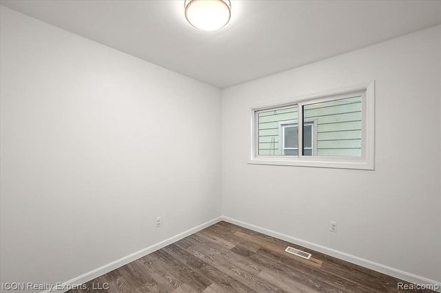 8104 Cloverdale Avenue, Ferndale, MI 48220