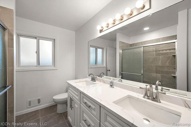 8104 Cloverdale Avenue, Ferndale, MI 48220