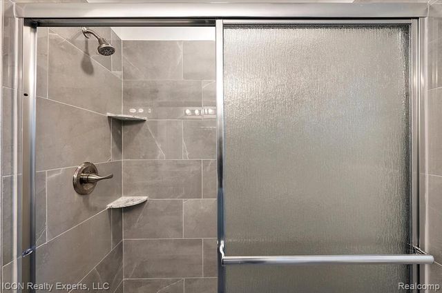 8104 Cloverdale Avenue, Ferndale, MI 48220