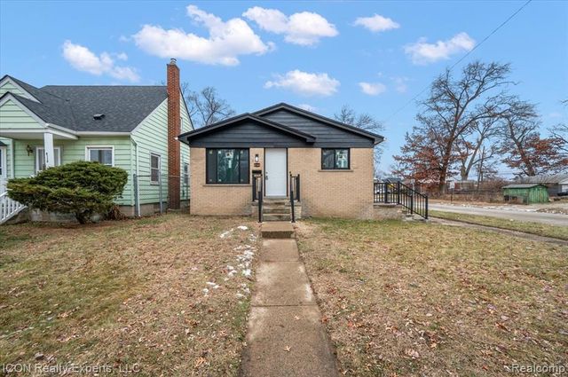 8104 Cloverdale Avenue, Ferndale, MI 48220