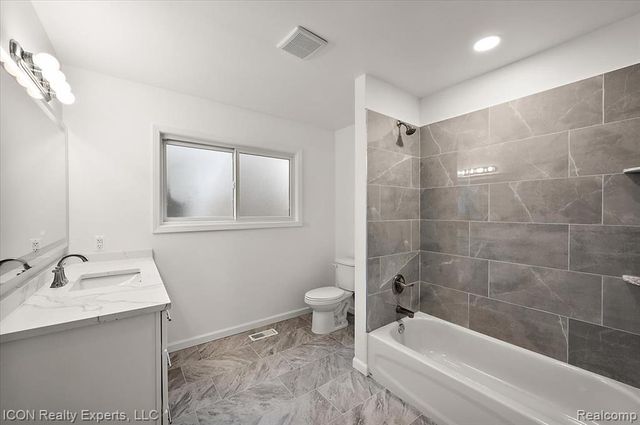 8104 Cloverdale Avenue, Ferndale, MI 48220