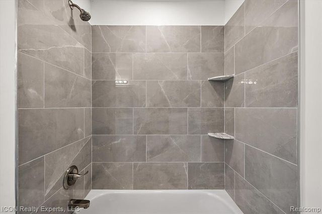 8104 Cloverdale Avenue, Ferndale, MI 48220