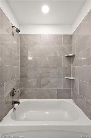 8104 Cloverdale Avenue, Ferndale, MI 48220