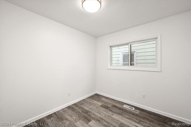 8104 Cloverdale Avenue, Ferndale, MI 48220