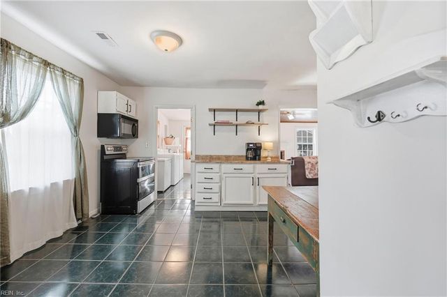 14 Connor PL, Portsmouth, VA 23702