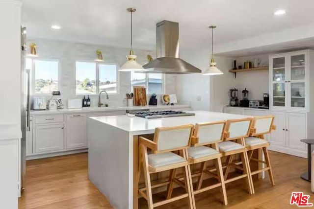 4243 Don Carlos Drive, Los Angeles, CA 90008