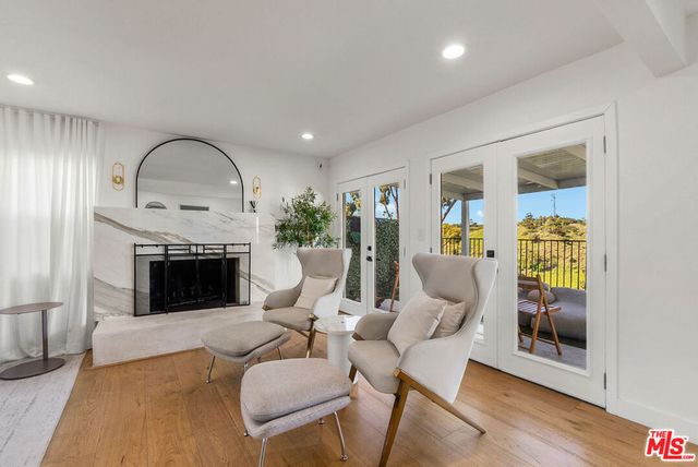 4243 Don Carlos Drive, Los Angeles, CA 90008