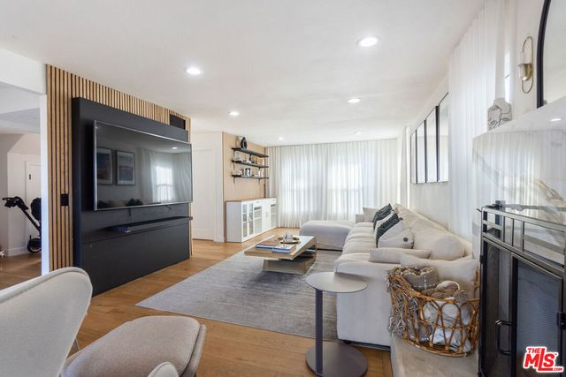 4243 Don Carlos Drive, Los Angeles, CA 90008
