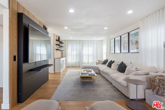 4243 Don Carlos Drive, Los Angeles, CA 90008
