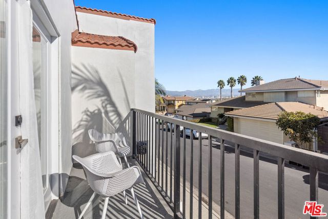 4243 Don Carlos Drive, Los Angeles, CA 90008
